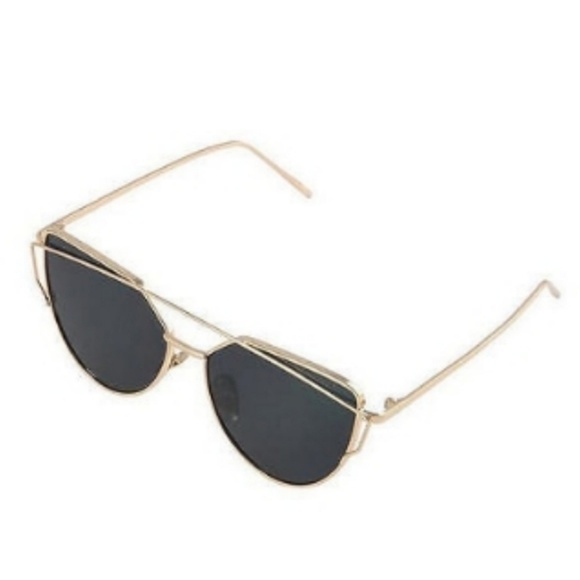 🆕️ Cat Eye Sunglasses - Picture 8 of 8